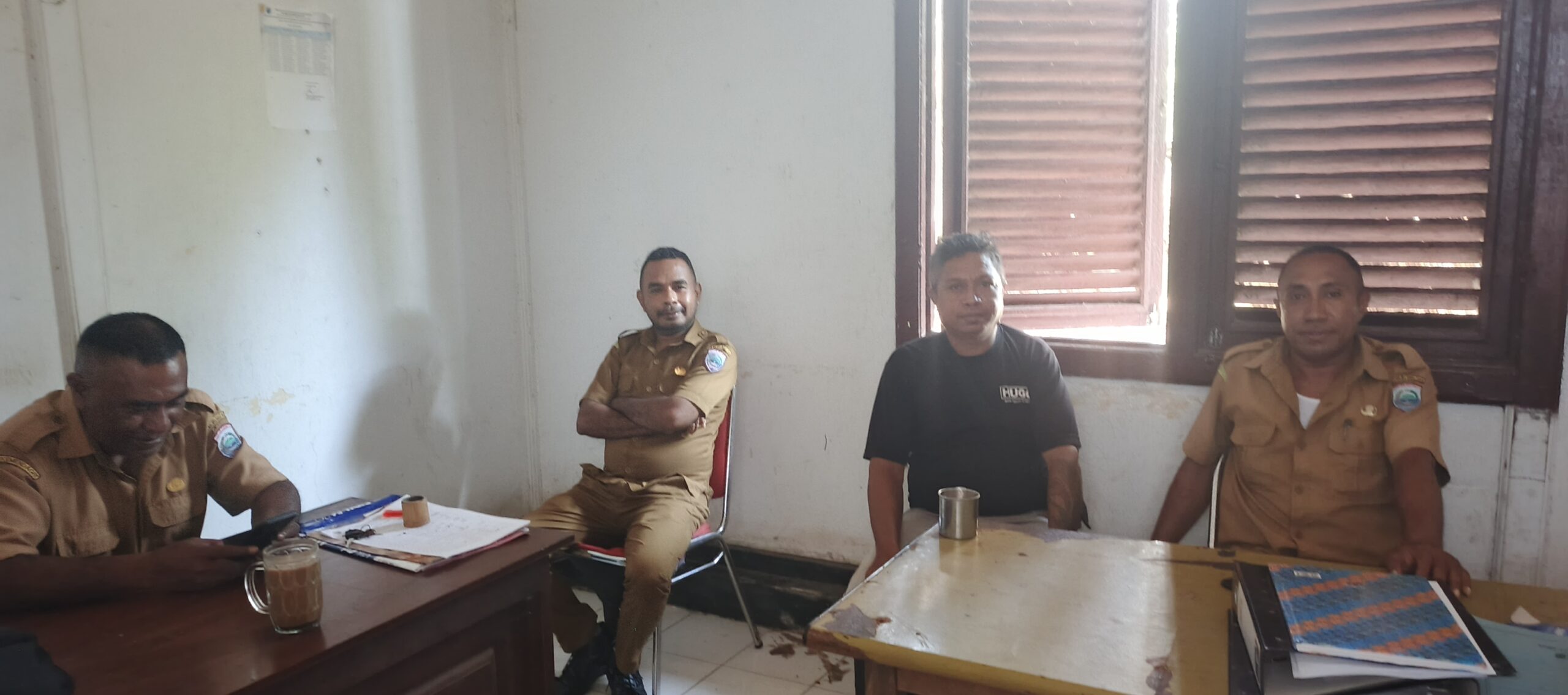 BANGUN KEAKRABAN DAN SINERGI, KEPALA EKBANG KISAR SELATAN BERSAMA WARTAWAN GELAR “NGOPI BERSAMA”