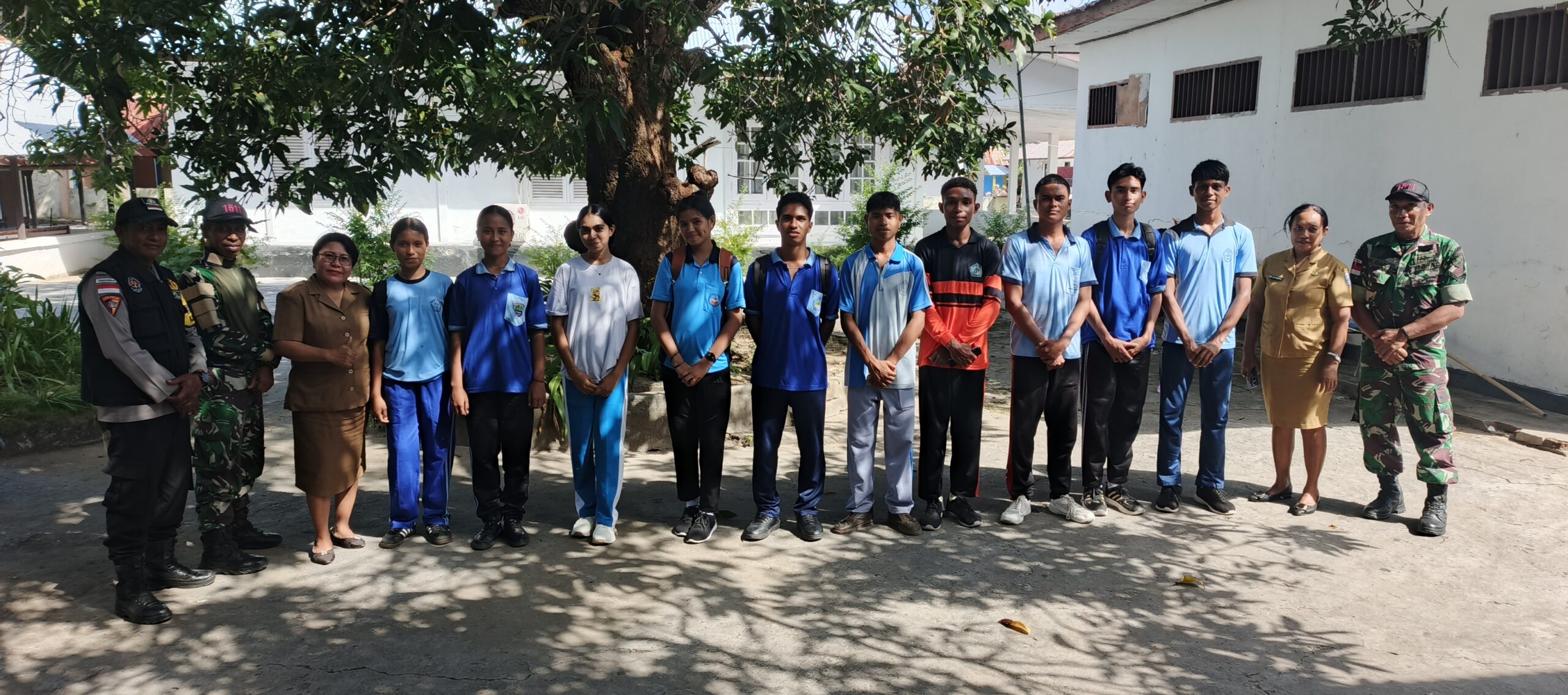 HASIL SELEKSI PASKIBRA HUT RI KE-81: 10 SISWA TERBAIK TERPILIH MENGIBARKAN MERAH PUTIH DI KISAR SELATAN