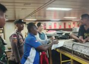 PT Alzenji Transline lakukan penagihan dan pemeriksaan ticket di kapal SN 73:Bayi wajib memiliki ticket Agar tercatat dan terjamin keselamatan. 