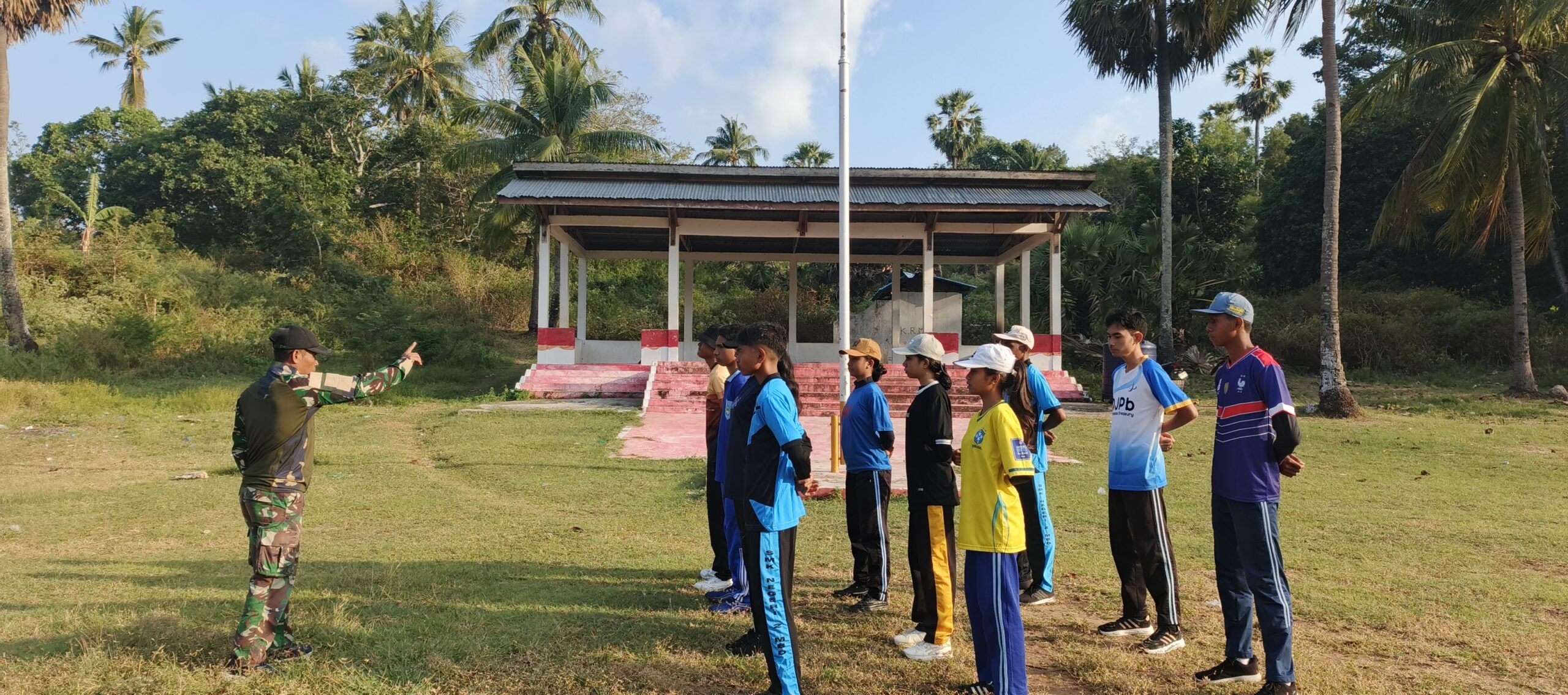 Paskibra Terpilih .ai Latihan Perdana di Lapangan Makka Kisar Menyambut HUT RI ke-81