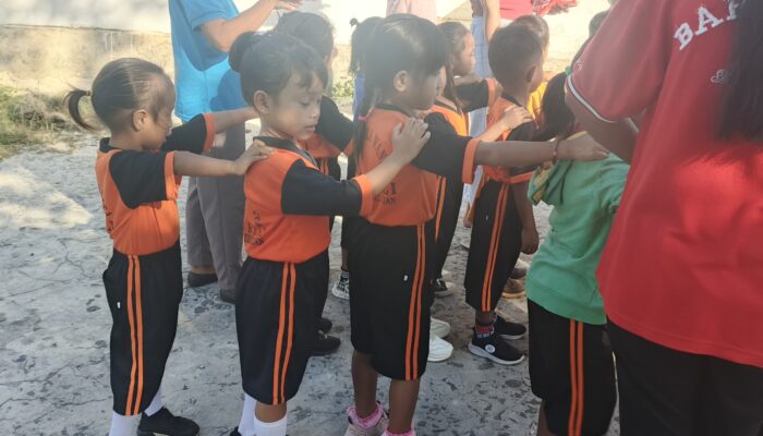 Semangat Merah Putih di perbatasan: TK Dharma Wanita Wonrely Latihan Baris Berbaris Menyambut HUT RI ke-81
