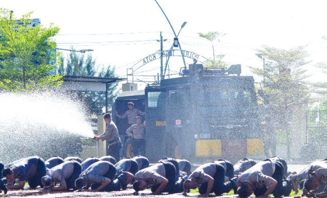Guyuran Water Canon Iringi Sujud Syukur, 38 Personel Polres Tegal Kota Resmi Naik Pangkat