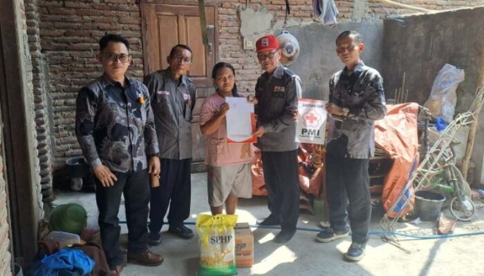 Rumah Ambruk di Adiwerna, PMI Kabupaten Tegal Bergerak Cepat Salurkan Bantuan untuk Korban