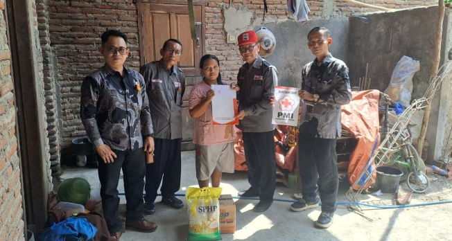 Rumah Ambruk di Adiwerna, PMI Kabupaten Tegal Bergerak Cepat Salurkan Bantuan untuk Korban