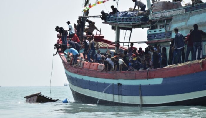 Laut Jadi Saksi Syukur! Para Nelayan Semarakkan Sedekah Laut Kota Tegal, Wali Kota Serukan Perikanan Berkelanjutan