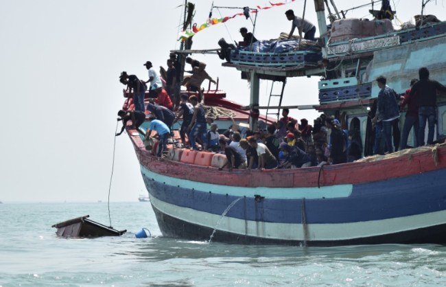 Laut Jadi Saksi Syukur! Para Nelayan Semarakkan Sedekah Laut Kota Tegal, Wali Kota Serukan Perikanan Berkelanjutan
