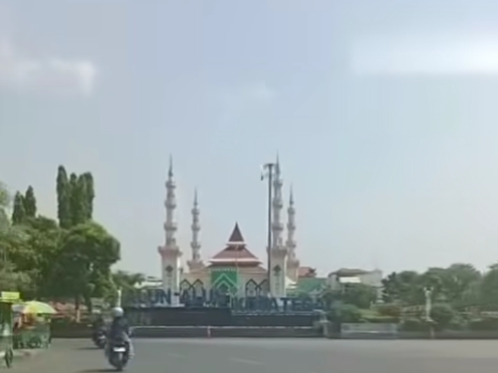 Aspirasi Jamaah Jadi Perhatian, Wakil Ketua DPRD Kota Tegal Usulkan Dispensasi Parkir Salat Jumat di Masjid Agung