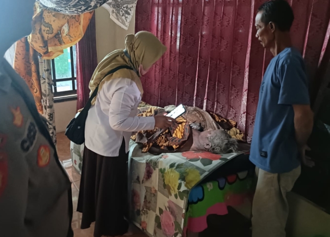 Lansia yang Sempat Hilang Ditemukan Meninggal Mengapung di Sungai Cibiuk, Warga Widodaren Berduka