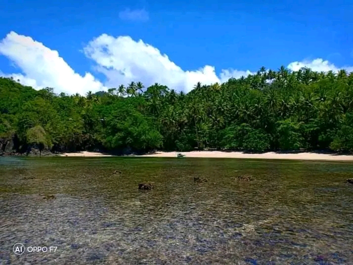 Pantai Tambung Tawarkan Keindahan Alam yang Masih Asri