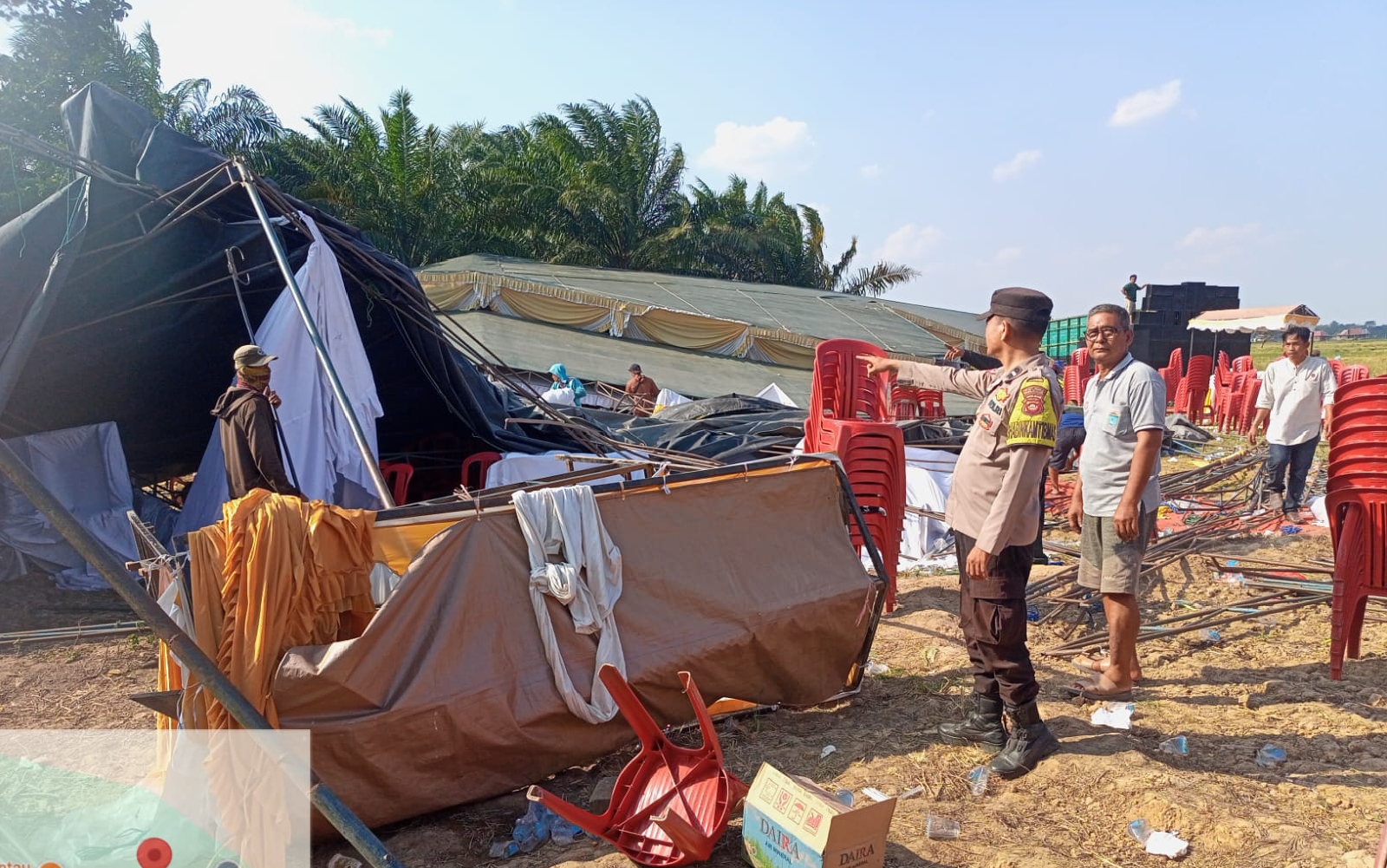 Diterjang Angin Kencang, Sebagian Tenda Resepsi Pernikahan di Ogan Ilir Ambruk, Nihil Korban Jiwa