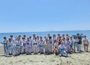 Ditempa Mental dan Disiplin di Pantai Manggatasik, Puluhan Kohai DOJO Tareran United dan DOJO Suluun Tareran Resmi Sandang Sabuk Baru