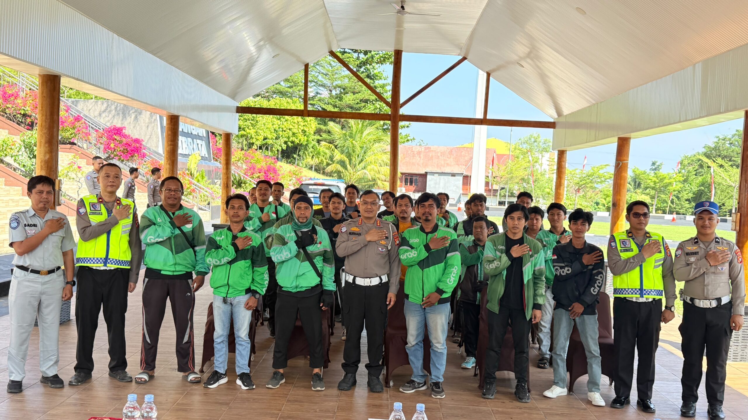 Gandeng Komunitas Ojol dan Opang, Ditlantas Polda Sulbar Cetak Pelopor Keselamatan Jalan Raya