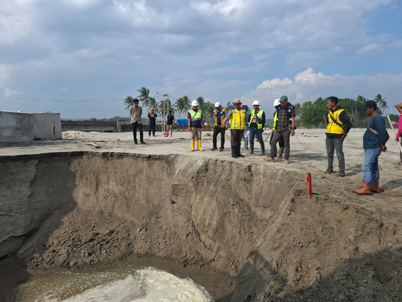 Proyek Pantai Mandiri Sejati Dipastikan Sesuai Spesifikasi dan Gunakan Pasir Resmi