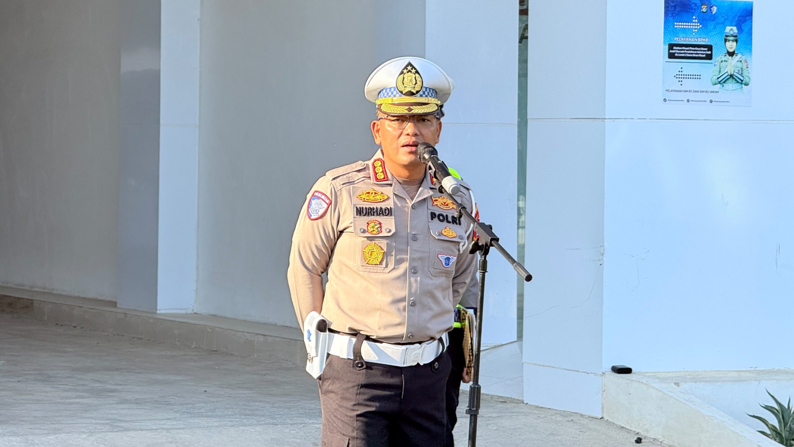 Semangat Kemerdekaan, Dirlantas Polda Sulbar Tekankan Pelayanan yang Lebih Humanis dan Menyentuh Hati