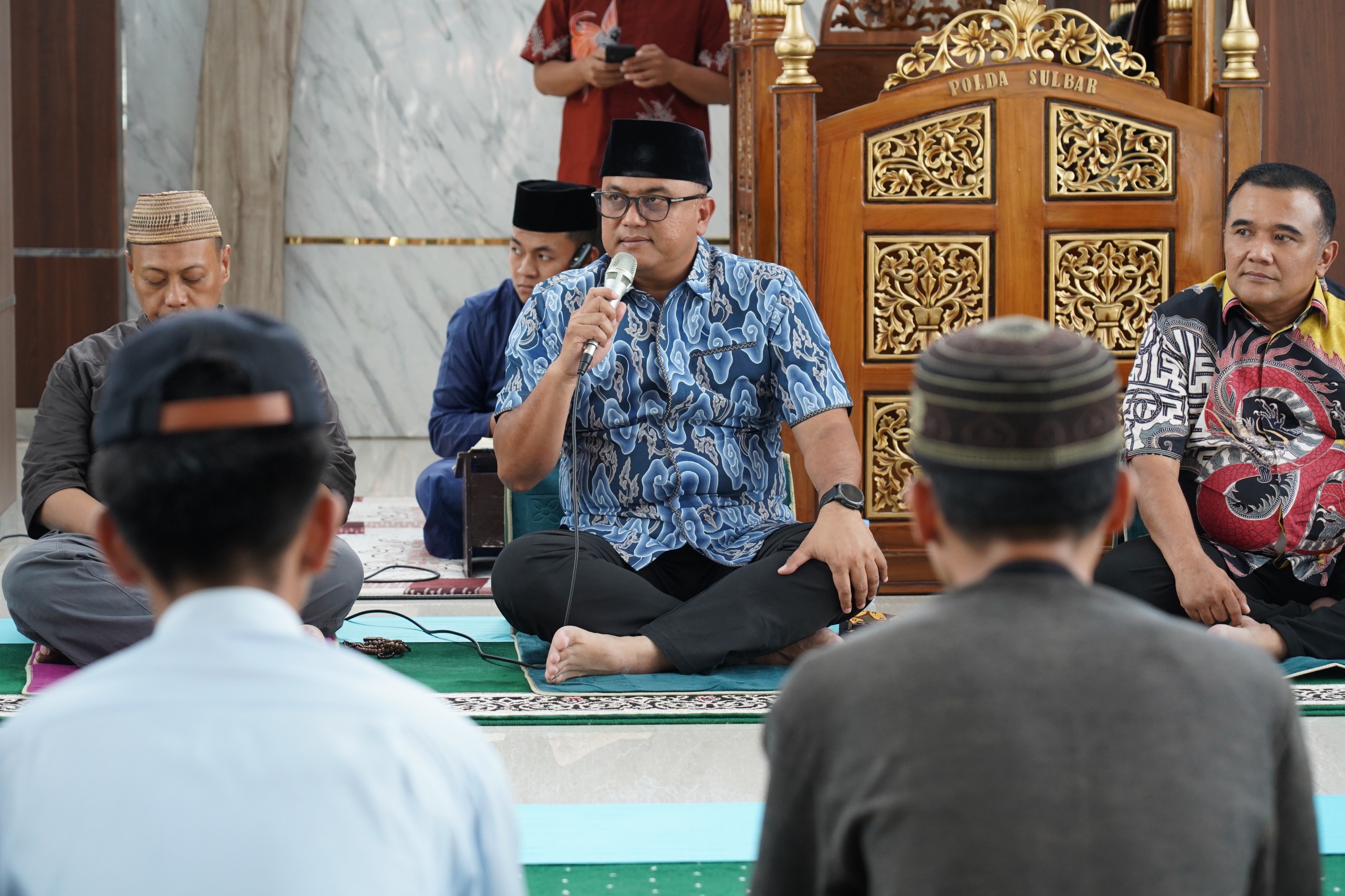 Titipan Doa Tulus: Polda Sulbar Bersama Anak Yatim Memohon Keberkahan Keamanan Negeri