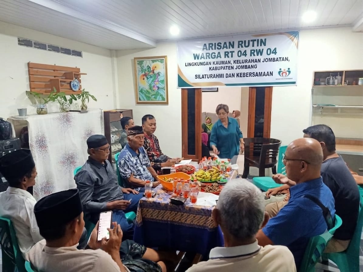 Jaga Tradisi Silaturahmi dan Guyub Rukun, Warga RT 04 RW 04 Kauman Jombang Gelar Arisan Rutin dan Persiapan HUT RI ke-81