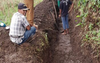 Pembenahan Kantor Desa hingga Perluasan Bantuan Sosial: Rekam Jejak Satu Tahun Lebih Pemerintah Desa Aik Darek Fokus Perbaiki Pelayanan dan Kesejahteraan Warga Pembenahan Kantor Desa hingga Perluasan Bantuan Sosial: Rekam Jejak Satu Tahun Lebih Pemerintah Desa Aik Darek Fokus Perbaiki Pelayanan dan Kesejahteraan Warga