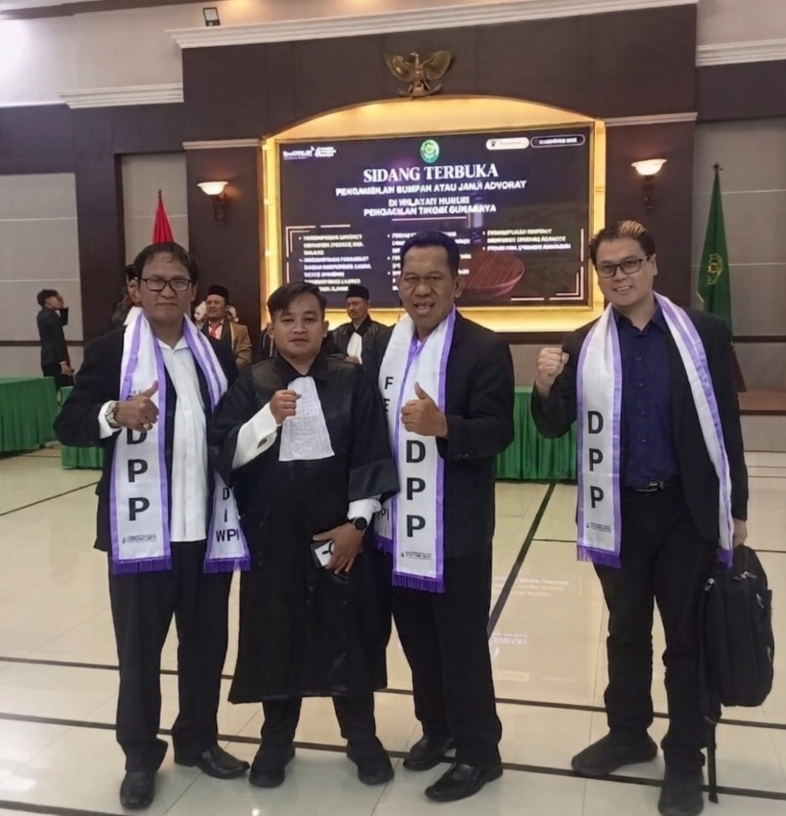 Sumpah Advokat 12 Aguatus 2026 di Pengadilan Tinggi Surabaya, diikuti peserta dari FERADI WPI*