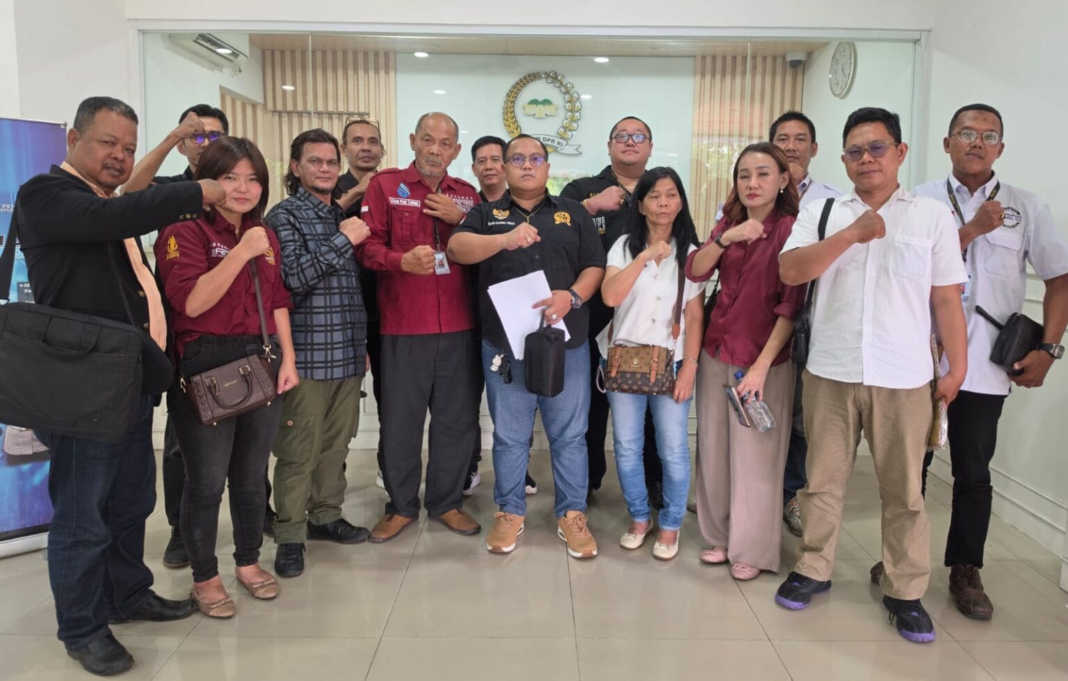 Tim Advokasi Uun FERADI WPI Serahkan Permohonan Audiensi ke Komisi III DPR RI dan Puan Maharani, Minta Pengawasan Penanganan Perkara*