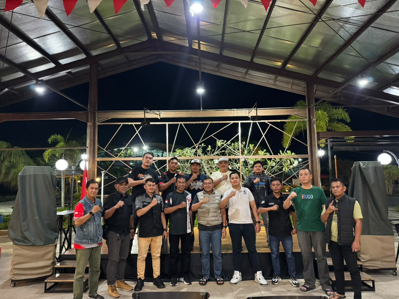 Polantas Karib Ngobras Bersama Komunitas Otomotif: Semarak Merah Putih, Kokohkan Komitmen Keselamatan dan NKRI