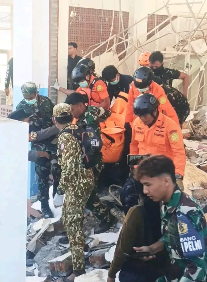 Gempa M 7,7 Guncang NTT: Dua Orang Dilaporkan Tewas, Sejumlah Bangunan di Maumere Rusak Parah