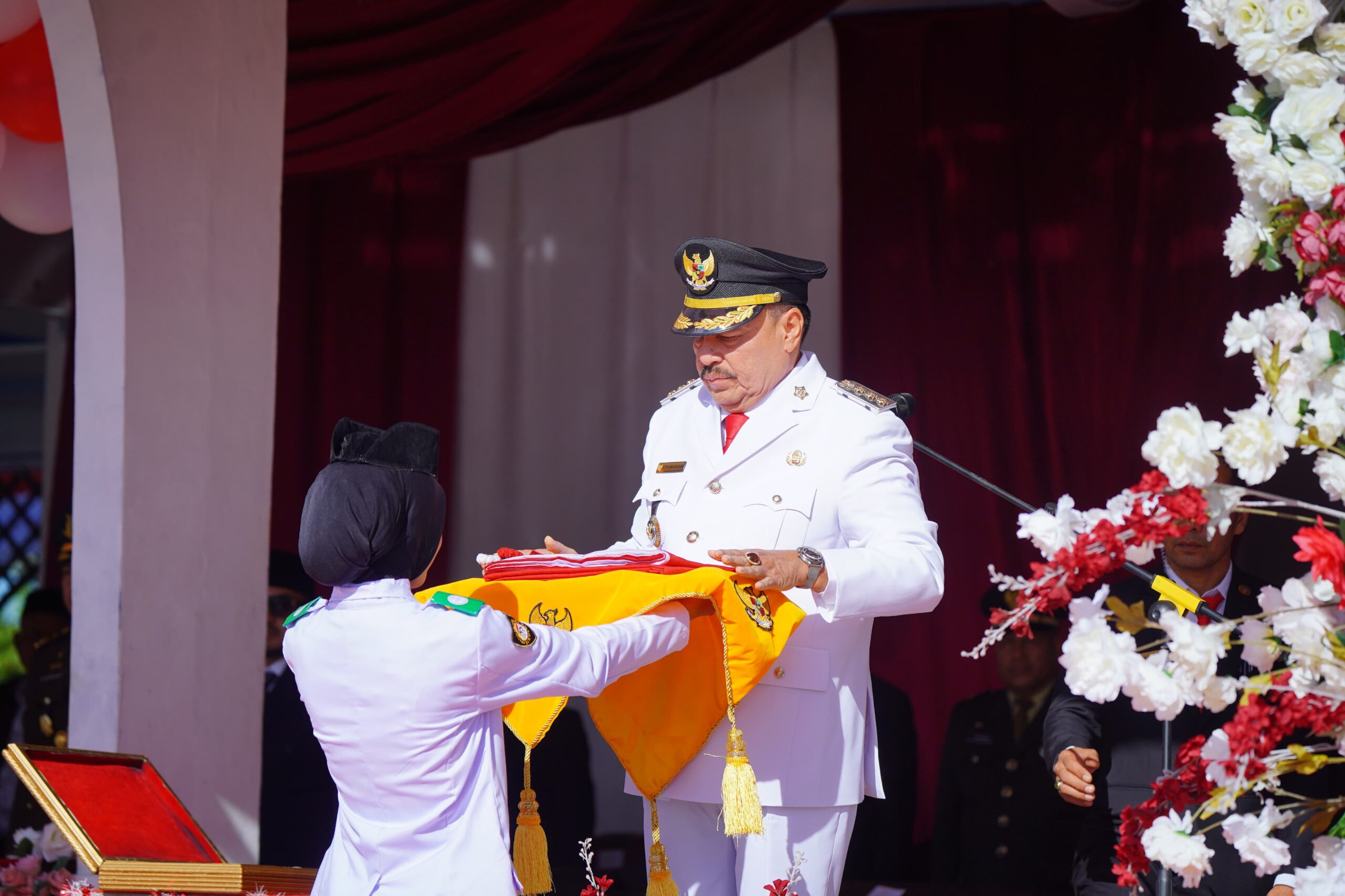 Bupati TRK Pimpin Upacara HUT ke-81 RI di Nagan Raya