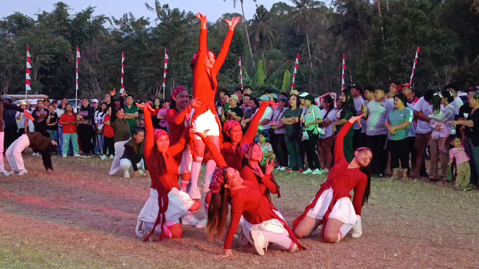 WUWUK UNJUK GIGI! Tim Line Dance Tampil Memukau, Sikat Juara 1 di HUT RI ke-81 Kecamatan Tareran