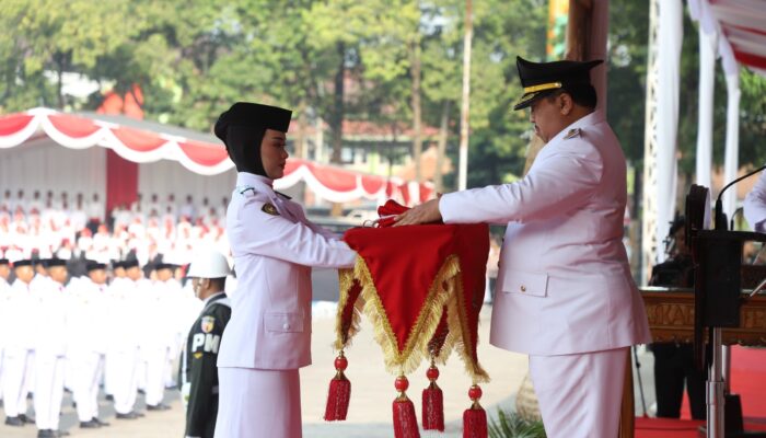 Semangat Kebersamaan HUT ke-81 RI di Jombang: Dari Indahnya Formasi Bintang, Senyum Kemerdekaan, Hingga Empati untuk Sesama