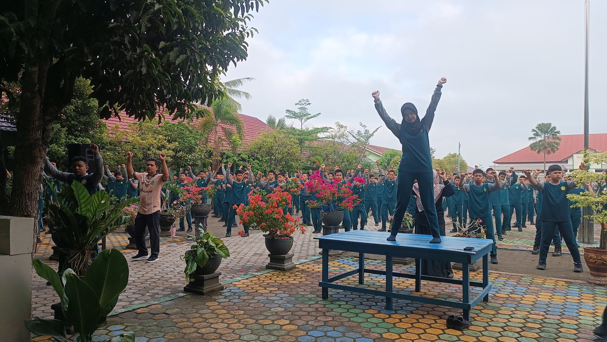 Sabtu Sehat, Sabtu Semangat MAN 1 Palembang Bugar Bersama
