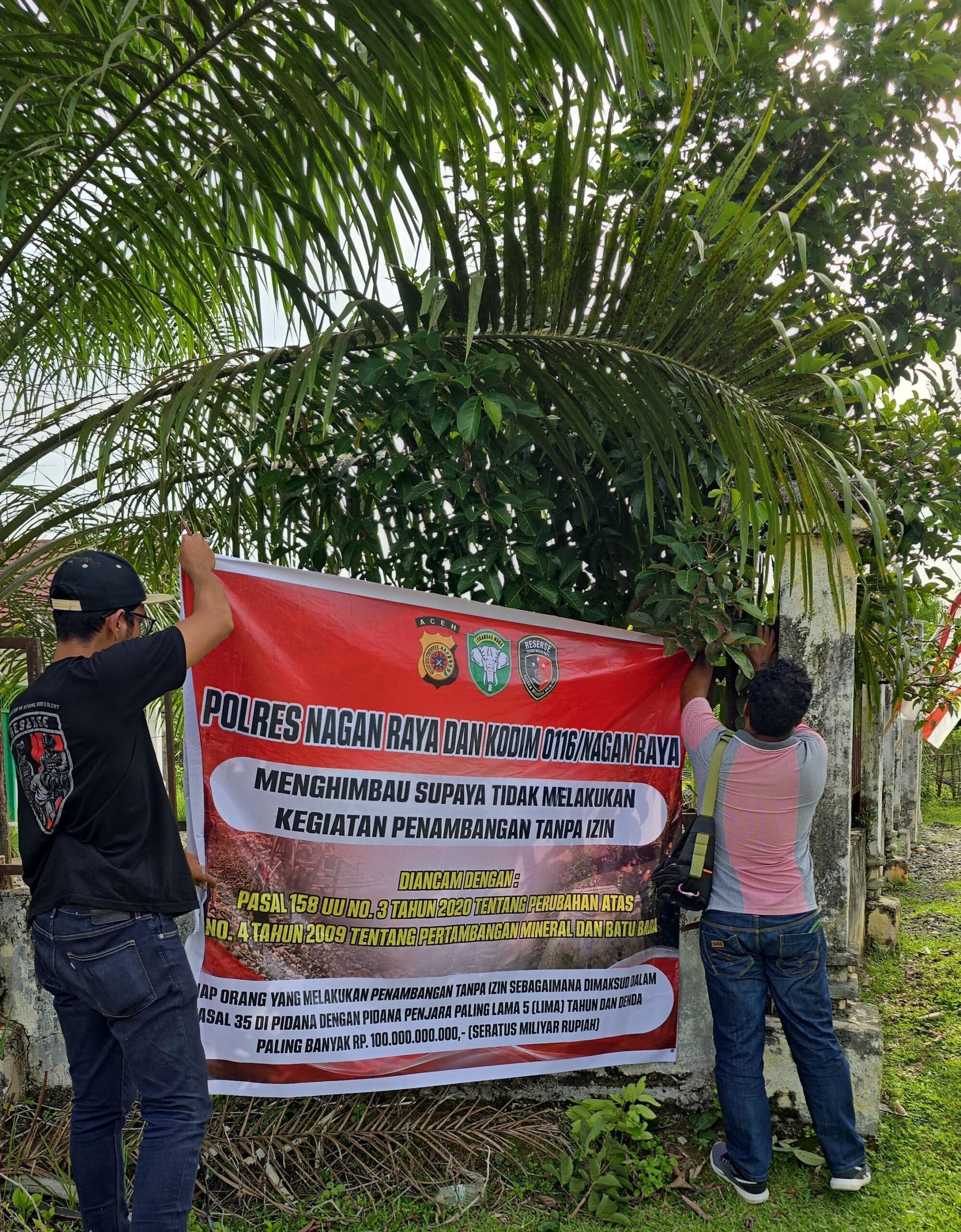 SATRESKRIM POLRES NAGAN RAYA PASANG SPANDUK HIMBAUAN, CEGAH AKTIVITAS PENAMBANGAN TANPA IZIN