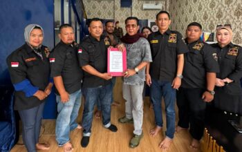Terima SK Kepengurusan, GRIB Jaya Karimun Fokus pada Sinergi dan Aksi Sosial Terima SK Kepengurusan, GRIB Jaya Karimun Fokus pada Sinergi dan Aksi Sosial
