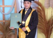 Mustaqim, S.H., S.Hum., C.PFW., C.MDF. Banggakan Keluarga Besar FERADI WPI & FIRMA HUKUM SUBUR JAYA DAN REKAN dengan lulus S.H.*