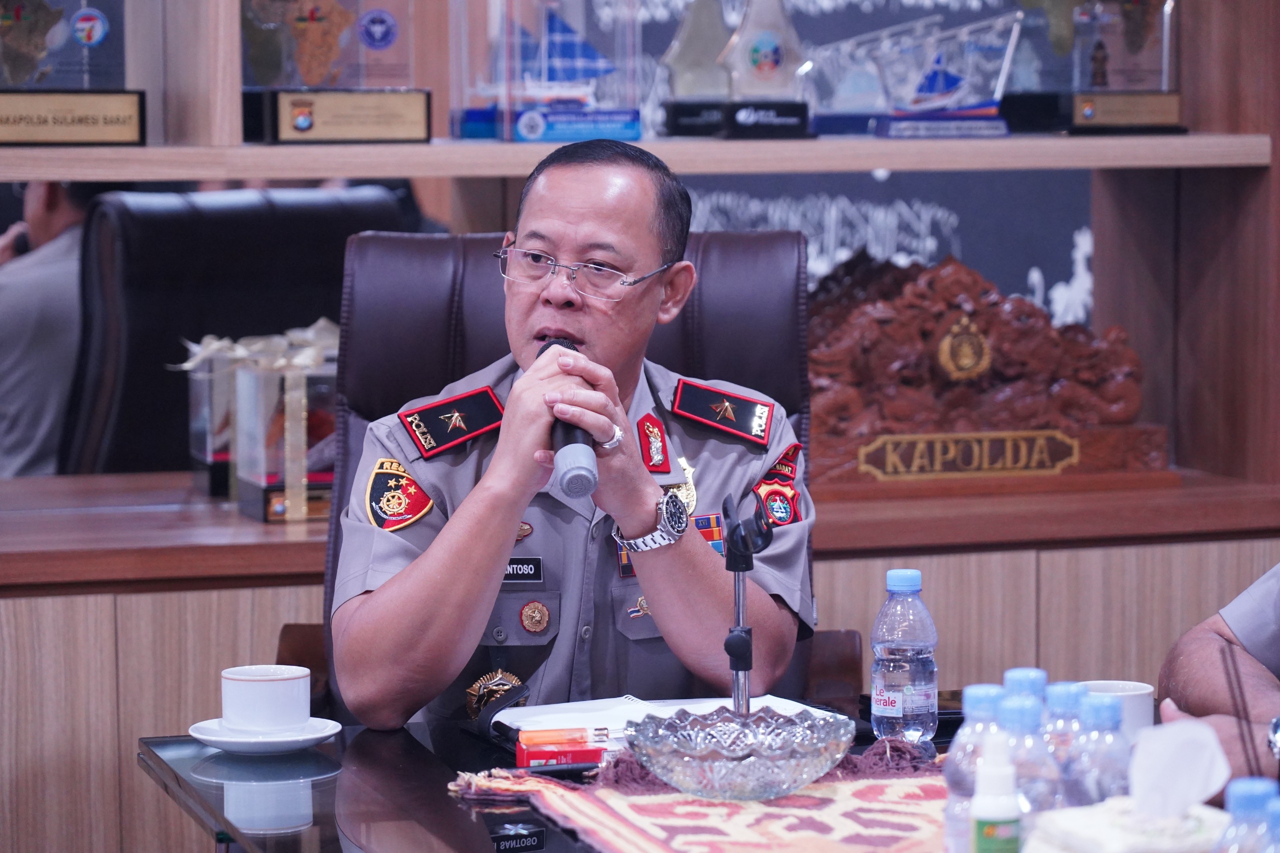 Wakapolda Sulbar Pimpin Evaluasi Kinerja: Kesiapan Penuh Hadapi Ancaman Karhutla & Prioritas Jaga Kamtibmas