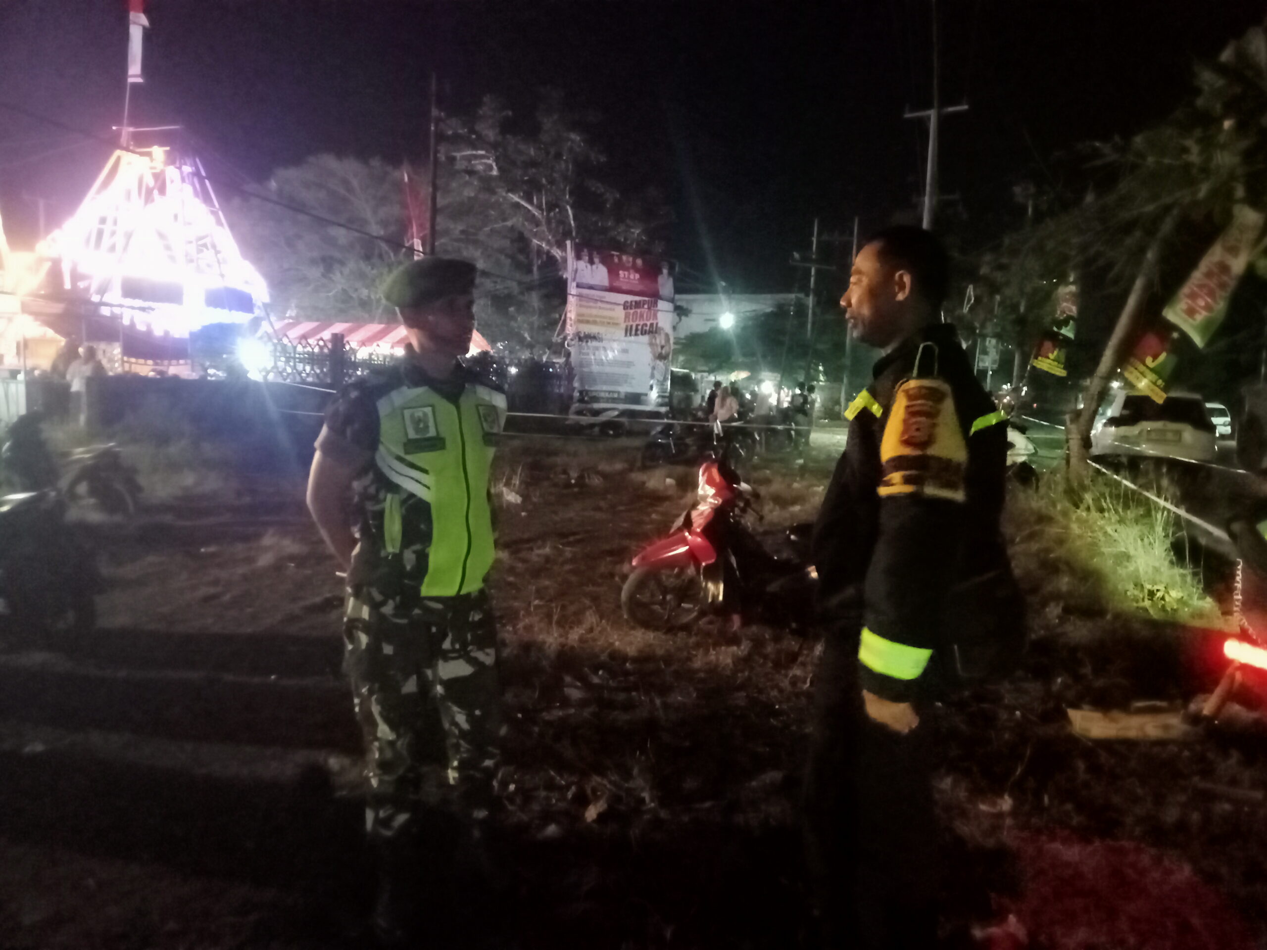 Babin Kamtibmas, Lalu Irawan, S.H., J. Bersama Babinsa, Mengawal Rona-Rona di Pasar Renteng Kelurahan Renteng, Praya. Malam Selasa, 03 Agustus 2026, Lombok Tengah NTB*