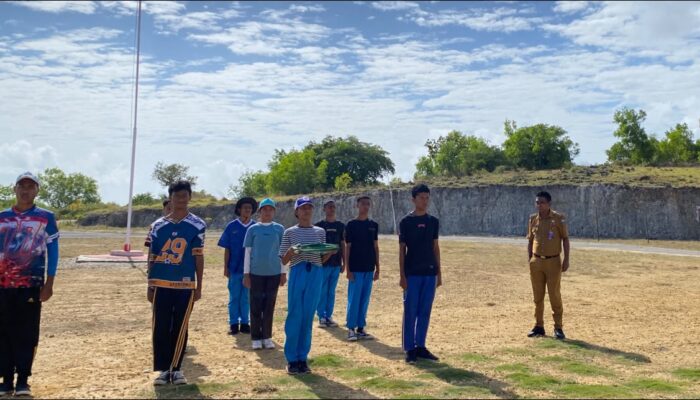 Camat Kisar Utara Lakukan Monitoring Hari Ketiga Latihan Paskibra