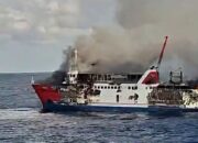 BASARNAS DAN POLAIRUD POLRES LOMBOK BARAT BERUPAYA EVAKUASI KORBAN KEBAKARAN KMP PUTRI YASMIN