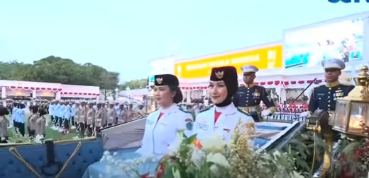 1 lagi putri Jambi , asal sungai penuh  Nindya Eltsani, Siswi Sungai Penuh Pembawa Bendera Pusaka di Kirab Monas HUT RI ke-81