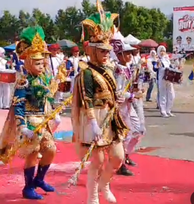 Tampil Memukau di Hadapan Wakil Bupati Kerinci, Drum Band SMPN 7 Kerinci  Bukit Tengah Siulak