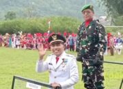 Unik dan Meriah, Inspeksi Barisan Upacara HUT RI ke-81 di Gunung Raya Gunakan Mobil Antik