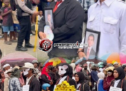 ​Aksi Teatrikal Anti-Korupsi Warnai Karnaval HUT ke-81 RI di Merauke, Pelajar Cosplay Prabowo – Gibran
