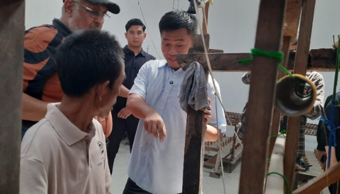 Sarung Goyor Tembus 12 Negara, Bupati Tegal Dorong Industri Kreatif Berbasis Ekonomi Kerakyatan