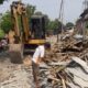 PULUHAN WARUNG DI COMAL BARU DIBONGKAR, DIDUGA JADI LOKASI PROSTITUSI DAN PEREDARAN MIRAS