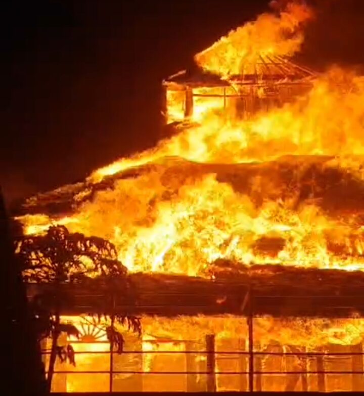 Dusun Adat Sade Tempat Wisatawan Kebakaran, Sabtu 22 Agustus 2026.