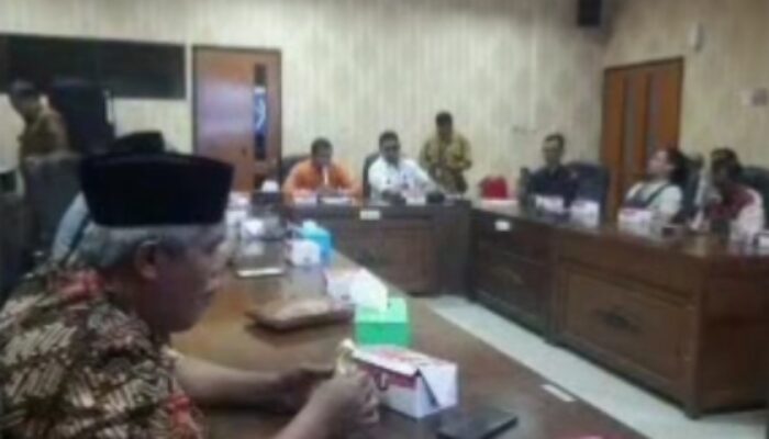 PKL Alun-Alun dan Jalan Pancasila Mengadu ke DPRD Kota Tegal, Penataan Dipersoalkan hingga Dugaan Pungli