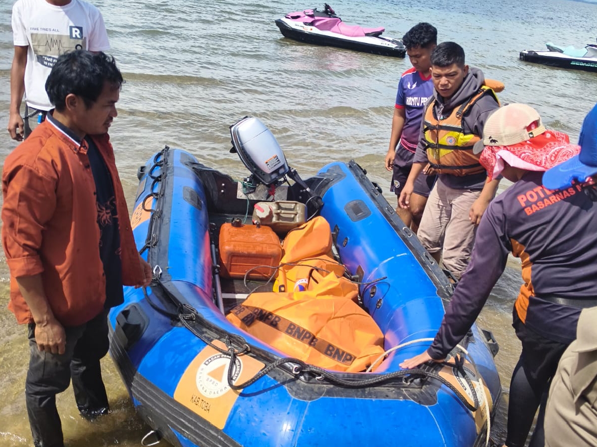 Seorang Siswa SMAN 1 Uluan Meninggal Dunia Saat Berenang Dipantai Biru Lumban Silintong Balige