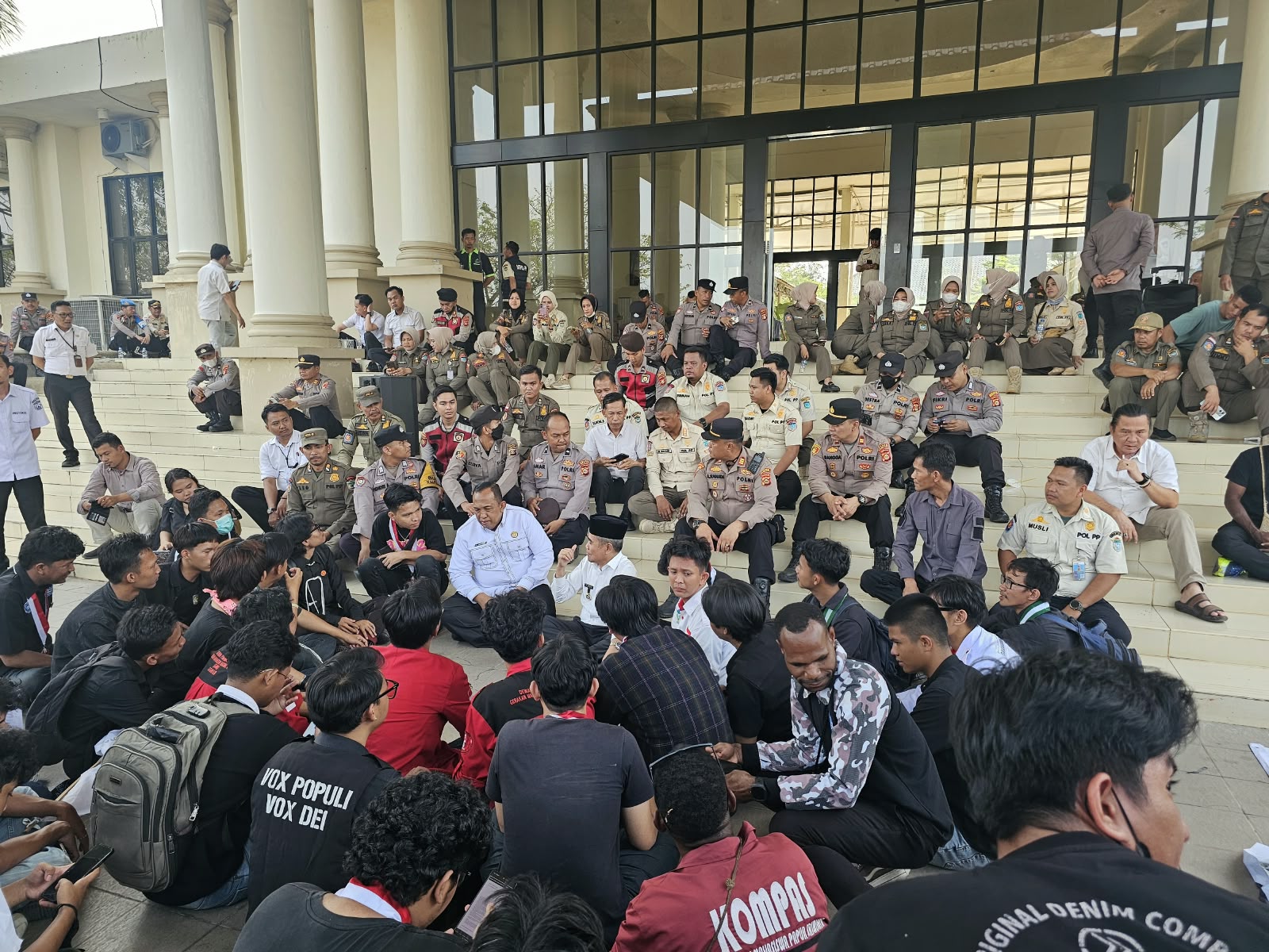 Tuntut Penanganan Karhutla, Aliansi Ogan Ilir Bersatu Gelar Aksi di Kantor Bupati