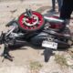 Gagal Menyalip, Motor Tergilas Gran Max hingga Mobil Terperosok ke Parit di Balong