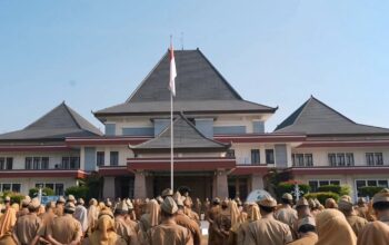 Bupati Madiun Tekankan Etos Kerja dan Integritas ASN, Pelayanan Publik Jadi Prioritas Bupati Madiun Tekankan Etos Kerja dan Integritas ASN, Pelayanan Publik Jadi Prioritas