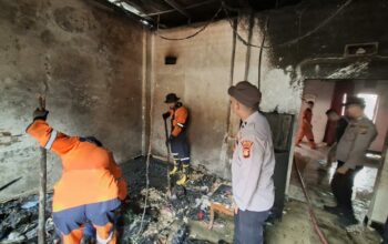 Diduga Korsleting Pompa Air, Satu Unit Rumah di Tanjung Raja Ogan Ilir Hangus Terbakar