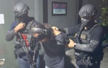 Densus 88 Tangkap 11 Tersangka Terorisme di Enam Provinsi, Diduga Gelar Latihan Menembak Densus 88 Tangkap 11 Tersangka Terorisme di Enam Provinsi, Diduga Gelar Latihan Menembak